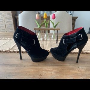 Michael Antonio Studio booties